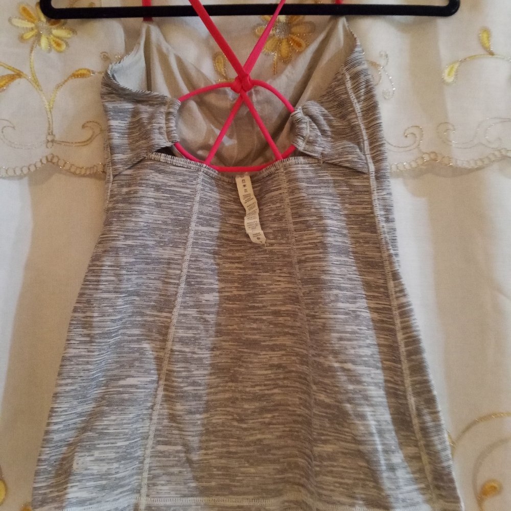 Lululemon - Picture 6 of 6